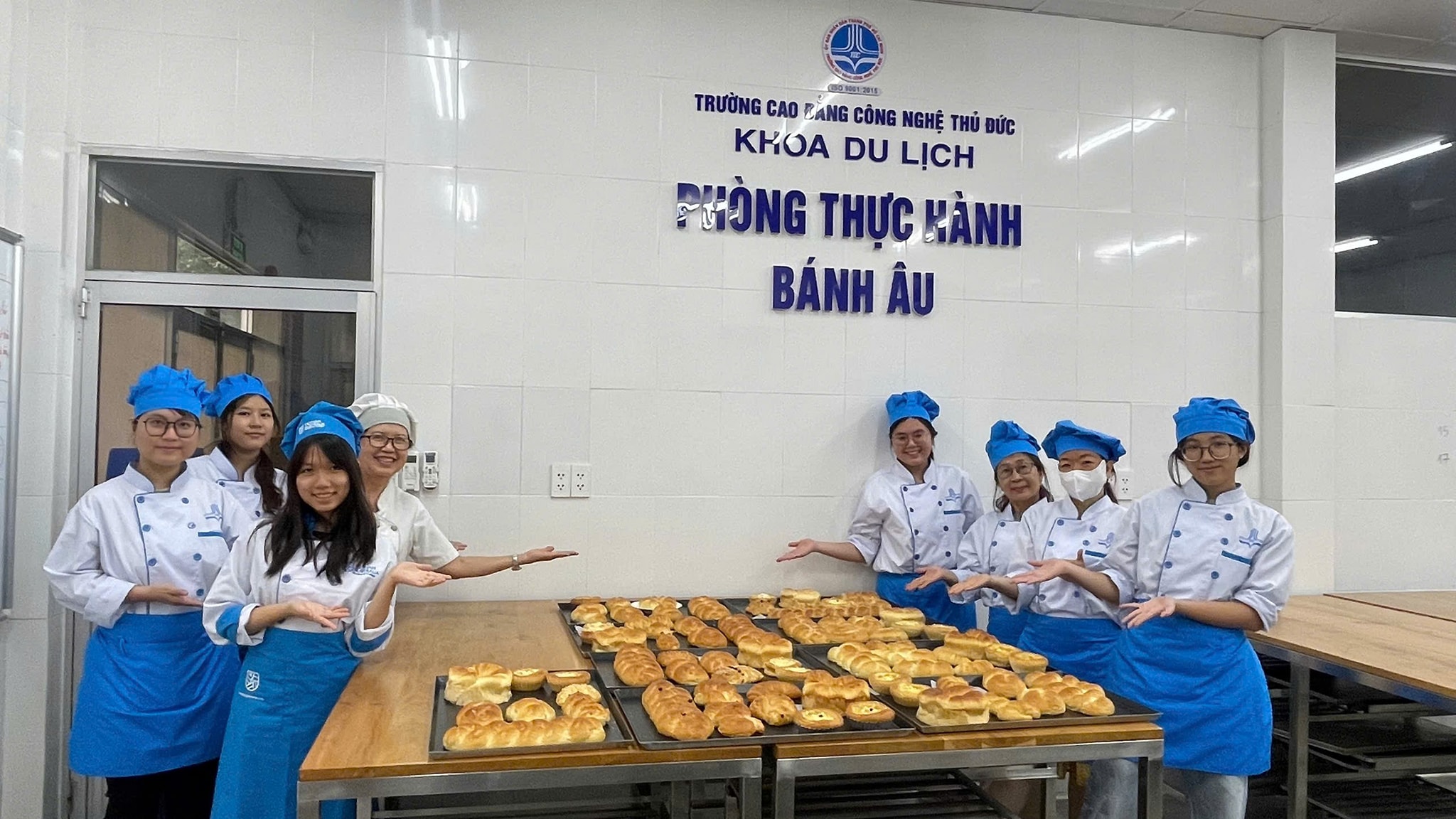 LỚP LÀM BÁNH MÌ MỀM